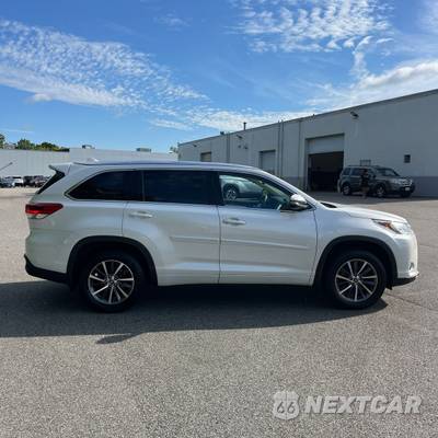 2018 Toyota Highlander XLE - zdjęcie 6 z 23 - miniatura