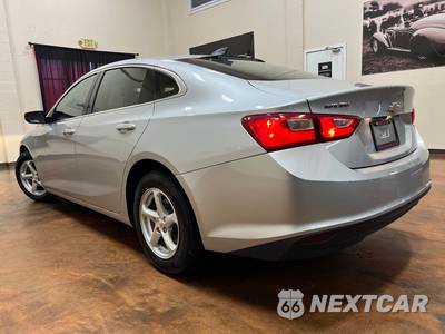 2018 Chevrolet Malibu LS 1LS - zdjęcie 2 z 41 - miniatura