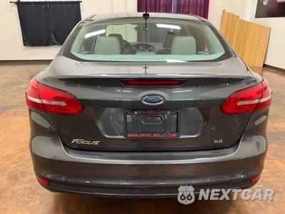2017 Ford Focus SE Sedan - zdjęcie 8 z 41 - miniatura