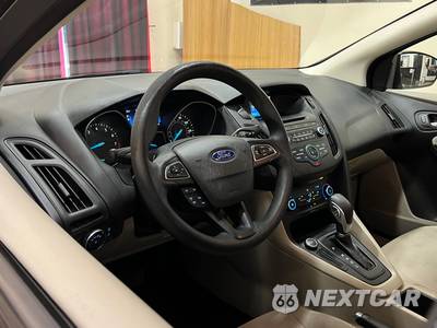 2017 Ford Focus SE Sedan - zdjęcie 13 z 41 - miniatura