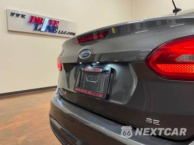 2017 Ford Focus SE Sedan - zdjęcie 39 z 41 - miniatura