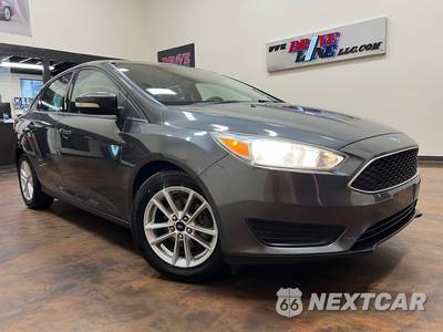 2017 Ford Focus SE Sedan - zdjęcie 1 z 41 - miniatura