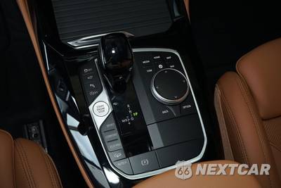 2025 BMW X4 Sports Activity Coupe xDrive30i - zdjęcie 16 z 32 - miniatura