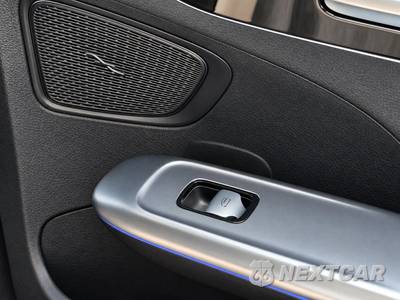 2022 Mercedes-Benz C 300 4MATIC Sedan - zdjęcie 29 z 46 - miniatura