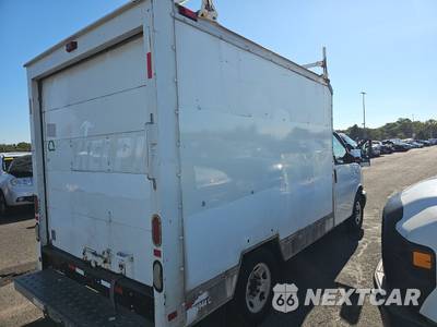 2009 GMC Savana 3500 Cutaway 1WT - zdjęcie 4 z 50 - miniatura