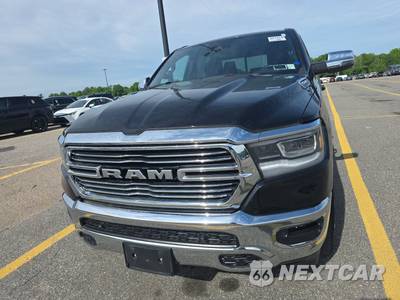 2023 Ram 1500 Laramie Crew Cab Short Bed - zdjęcie 2 z 24 - miniatura