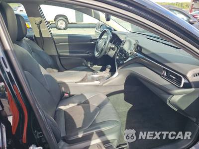 2021 Toyota Camry XSE - zdjęcie 8 z 19 - miniatura