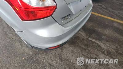 2012 Ford Focus SEL Hatchback - zdjęcie 19 z 42 - miniatura