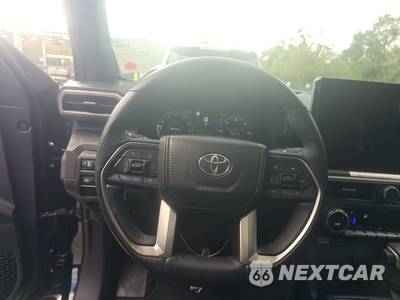 2025 Toyota Tacoma Limited Crew Cab Medium Bed - zdjęcie 10 z 18 - miniatura