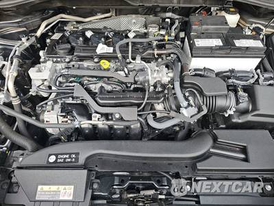2025 Toyota Corolla Cross XLE - zdjęcie 15 z 20 - miniatura
