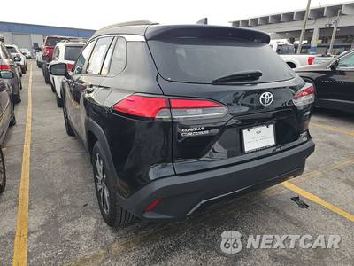 2025 Toyota Corolla Cross XLE - zdjęcie 6 z 20 - miniatura
