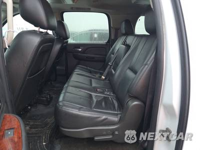 2014 Chevrolet Suburban LT 1LT - zdjęcie 13 z 19 - miniatura
