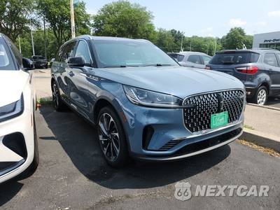 2025 Lincoln Aviator Reserve - zdjęcie 2 z 14 - miniatura