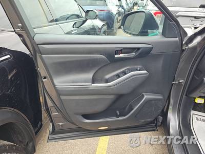2022 Toyota Highlander XSE - zdjęcie 15 z 31 - miniatura