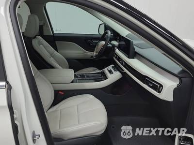 2025 Lincoln Aviator Reserve - zdjęcie 6 z 13 - miniatura
