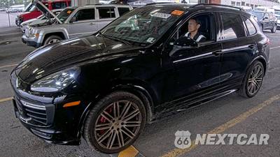 2016 Porsche Cayenne GTS - zdjęcie 1 z 26 - miniatura