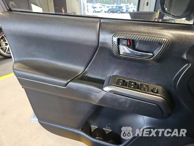 2020 Toyota Tacoma TRD Sport Crew Cab Medium Bed - zdjęcie 9 z 19 - miniatura
