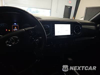 2020 Toyota Tacoma TRD Sport Crew Cab Medium Bed - zdjęcie 11 z 19 - miniatura