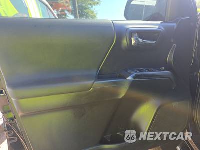 2021 Toyota Tacoma TRD Off-Road Crew Cab Medium Bed - zdjęcie 9 z 21 - miniatura