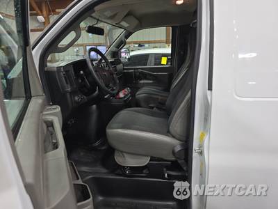 2025 GMC Savana 2500 Cargo Van 1WT 135.0" WB - zdjęcie 7 z 30 - miniatura