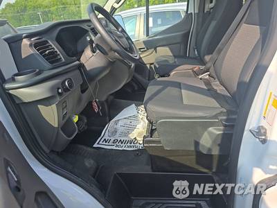 2025 Ford Transit 250 Cargo Van Low Roof 130.0" WB - zdjęcie 7 z 25 - miniatura