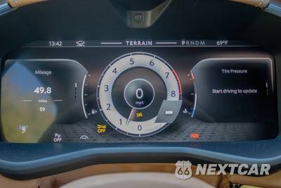 2026 Aston Martin DBX707 - zdjęcie 13 z 22 - miniatura