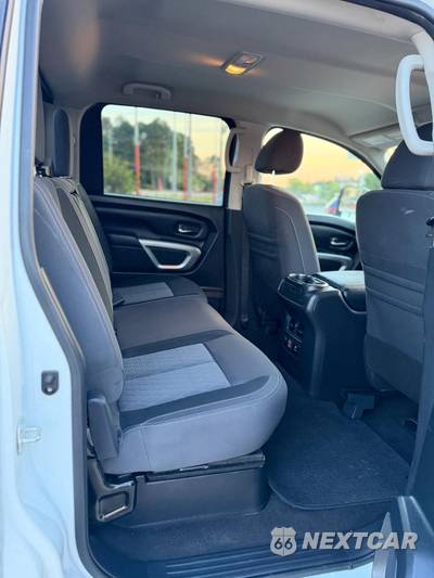 2020 Nissan TITAN XD SV Crew Cab Medium Bed - zdjęcie 6 z 20 - miniatura