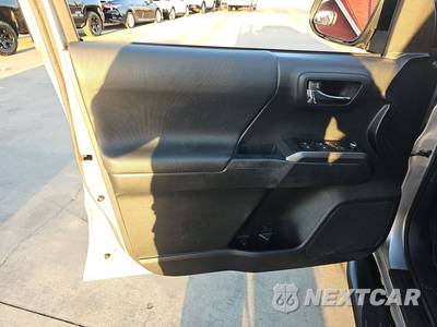 2017 Toyota Tacoma TRD Sport Crew Cab Medium Bed - zdjęcie 9 z 30 - miniatura
