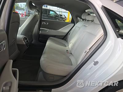 2023 Hyundai IONIQ 6 Limited - zdjęcie 13 z 36 - miniatura