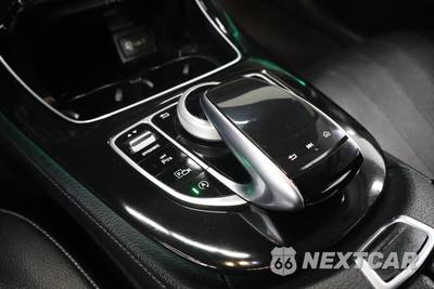 2017 Mercedes-Benz E 300 Luxury 4MATIC Sedan - zdjęcie 24 z 35 - miniatura
