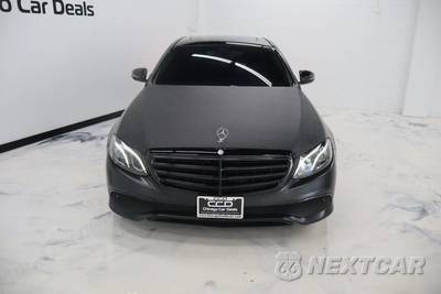 2017 Mercedes-Benz E 300 Luxury 4MATIC Sedan - zdjęcie 2 z 35 - miniatura