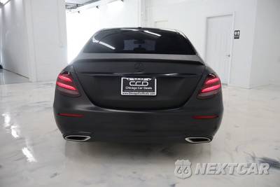 2017 Mercedes-Benz E 300 Luxury 4MATIC Sedan - zdjęcie 7 z 35 - miniatura