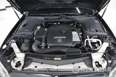 2017 Mercedes-Benz E 300 Luxury 4MATIC Sedan - zdjęcie 12 z 35 - miniatura