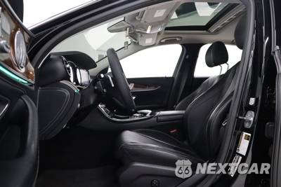2017 Mercedes-Benz E 300 Luxury 4MATIC Sedan - zdjęcie 16 z 35 - miniatura