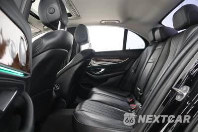 2017 Mercedes-Benz E 300 Luxury 4MATIC Sedan - zdjęcie 28 z 35 - miniatura