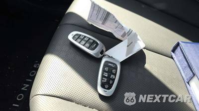 2024 Hyundai IONIQ 5 Limited - zdjęcie 22 z 31 - miniatura