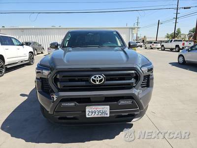 2025 Toyota Tacoma SR5 Crew Cab Medium Bed - zdjęcie 2 z 28 - miniatura