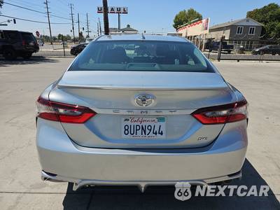 2021 Toyota Camry SE - zdjęcie 5 z 31 - miniatura