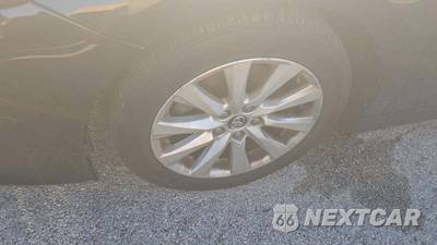 2018 Toyota Camry LE - zdjęcie 28 z 35 - miniatura