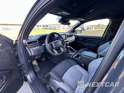 2025 Toyota Tacoma TRD Off-Road Crew Cab Medium Bed - zdjęcie 10 z 51 - miniatura
