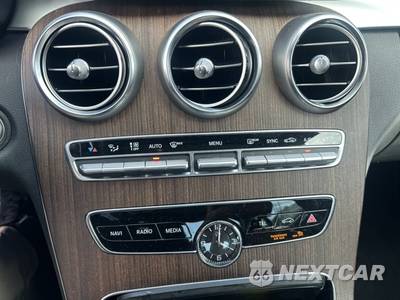 2020 Mercedes-Benz AMG C 43 4MATIC Sedan - zdjęcie 30 z 49 - miniatura