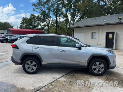 2022 Toyota RAV4 Hybrid LE - zdjęcie 6 z 19 - miniatura
