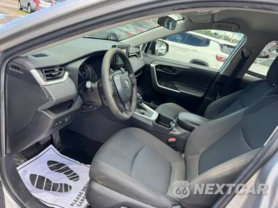 2022 Toyota RAV4 Hybrid LE - zdjęcie 13 z 19 - miniatura
