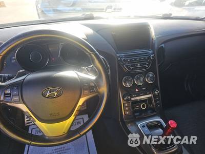 2016 Hyundai Genesis Coupe 3.8 Ultimate w/Black Interior - zdjęcie 11 z 35 - miniatura