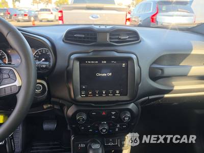 2023 Jeep Renegade Altitude - zdjęcie 11 z 42 - miniatura