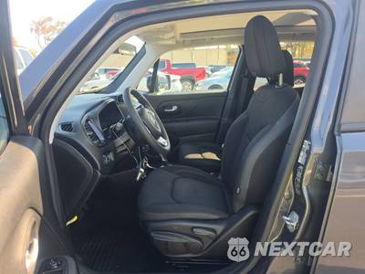 2023 Jeep Renegade Altitude - zdjęcie 7 z 42 - miniatura