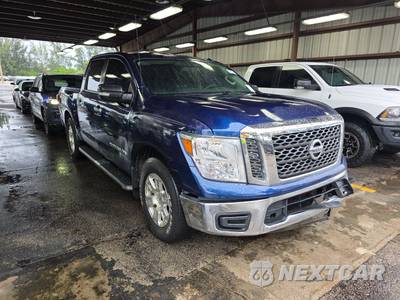 2018 Nissan TITAN SV Crew Cab Short Bed - zdjęcie 3 z 18 - miniatura