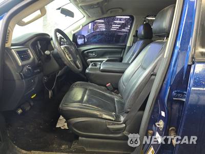 2018 Nissan TITAN SV Crew Cab Short Bed - zdjęcie 7 z 18 - miniatura