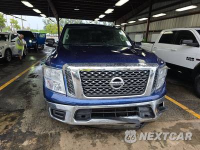 2018 Nissan TITAN SV Crew Cab Short Bed - zdjęcie 2 z 18 - miniatura