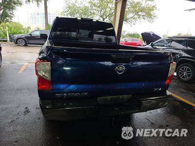 2018 Nissan TITAN SV Crew Cab Short Bed - zdjęcie 5 z 18 - miniatura